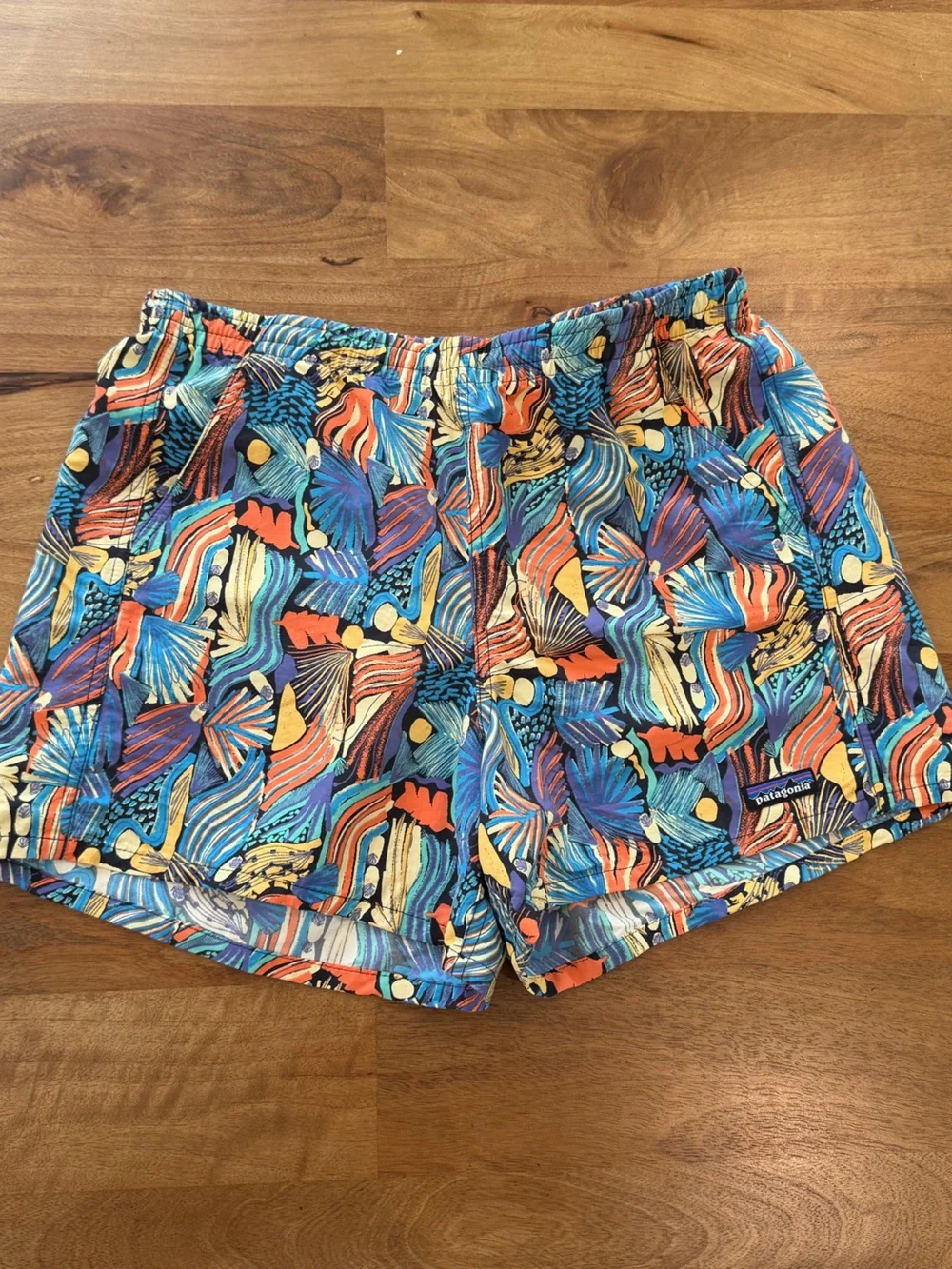 Patagonia Multicolor Swim/Board Shorts with inner drawstring Size Medium EUC